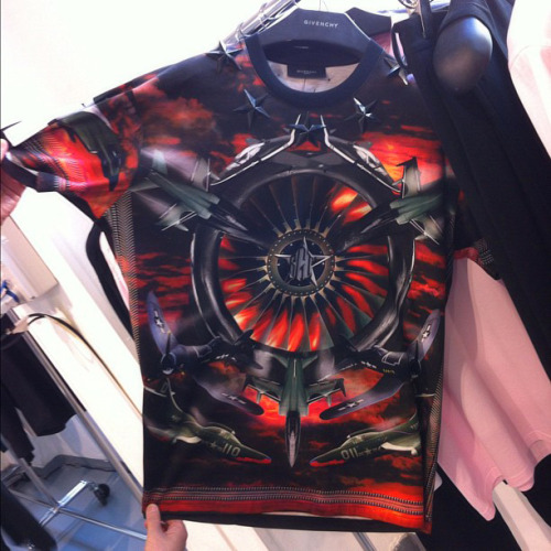 julian-desouvigny:  GIVENCHY RESORT 2013 