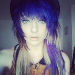 fanny-slap:  bright hair :-) (Taken with