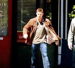 joonchi:  The Winchesters share clothing 