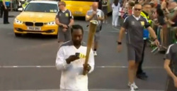 literallysame:  omfg Will.I.Am was texting while carrying the olympic torch 