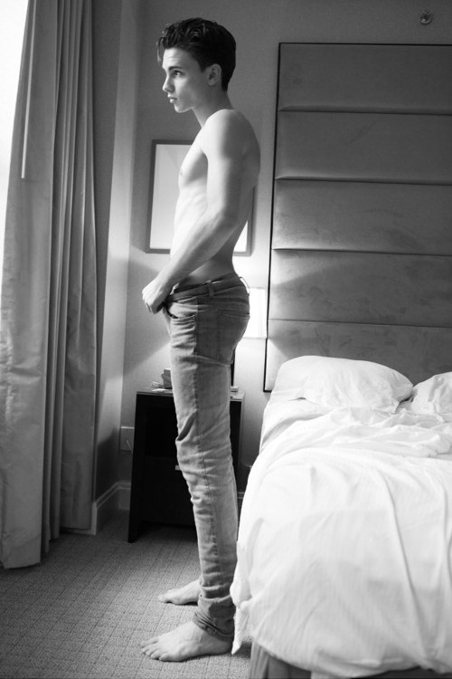 lovekn0wsnogender:unf his ass