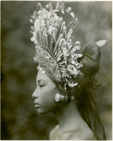 dreamdreamdreamer:  Javanese beauties c.1930. 