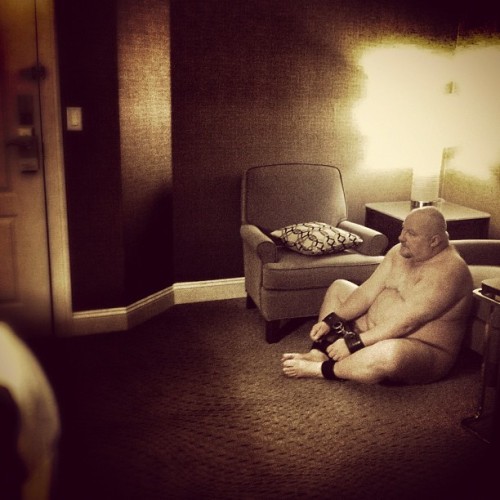 wooferstl:  10:30pm: how He left me (Taken with instagram) 