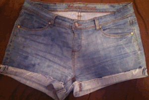 tf0urn:DIY shorts - hand bleached - tie dyed - lace trim - leather fringe - floral pockets