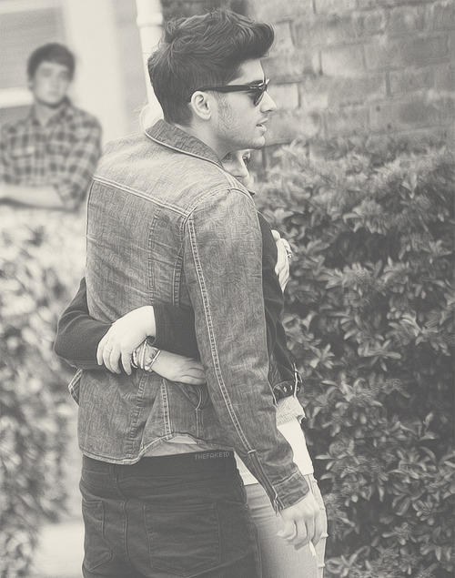 standup-1d:  omg didn’t realise the background until i reblogged it
