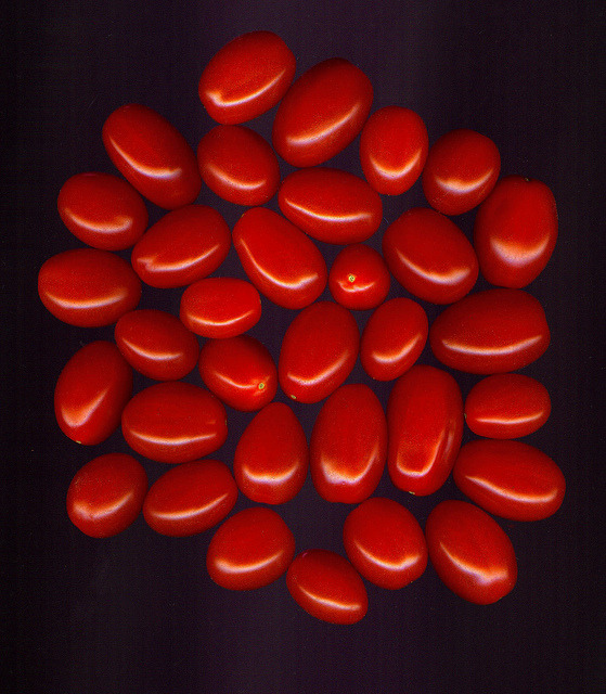 prettyredstuff:  heaps of tomato smileys :-) by Bilderschreiber on Flickr. More pretty