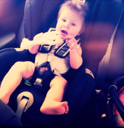 Niall-Pot-Ate-O:  Baby Lux With Sophie The Giraffe. 