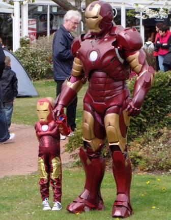 insertfangirlshriekshere:  Parenting. You’re doing it right.  Apparently it’s “kids in Avengers costumes” day on my blog today.