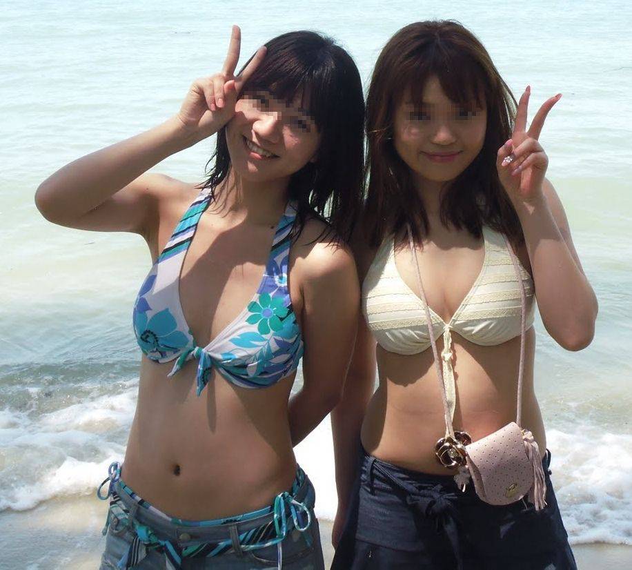 okinny:  夏に可愛い水着の女の子を観察する為に今から砂浜に潜伏しておこうか！ 女神の悪戯