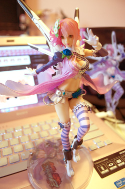 rosemochi:  O  Love this figurine.