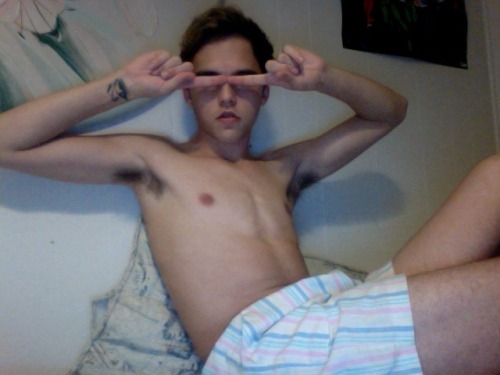 paleasashes:  pale-as-ashes:  deadcuteboy:  nitrqin:  ★ paler than u ★  ☺ the pale blog you’ve been looking for ☺  pale blog💕  diamonds out of ashes