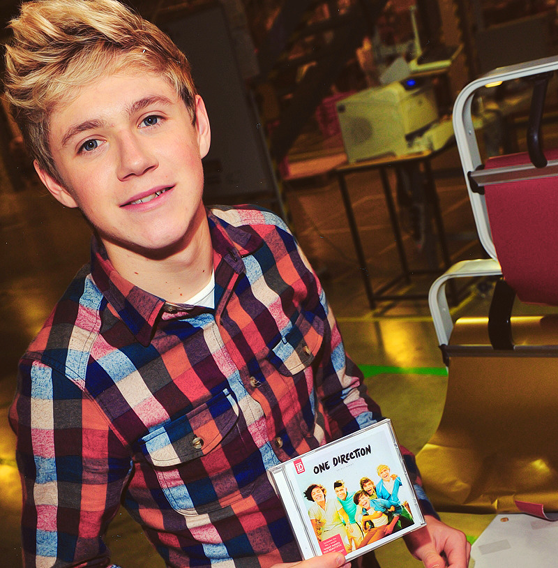 harrysbeyotch:  57/100 photos of niall horan 