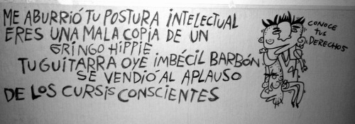 le dedicaria esta wea a todos los manueles garcias a todos los chinois a los kaskivanos y toas esas weas feas, ERES UN ARTISTA Y NO UN GUERRILLERO, PRETENDES PELEAR Y SOLO ERES UNA MIERDA BUENA ONDA (8)