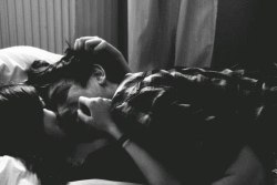 Eu quero você. Eu siinto você. Eu sinto falta de você. Eu sonho com voce. Eu penso em você. Eu amo você. Eu amo seu sorriso. Eu amo sua mania. Eu amo seus elogiios. Eu amo suas iideiias. Eu siinto ciiumês. Eu fiico boba. Eu sou iidiiota . Mas eu