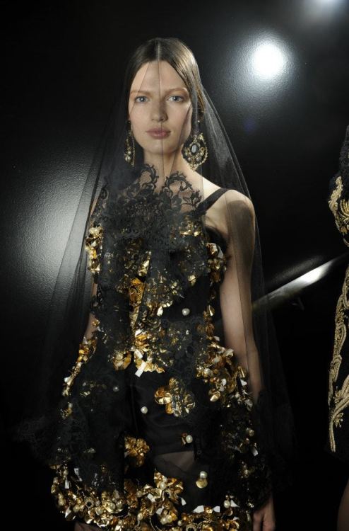 couturecoeur: Dolce &amp; Gabbana Backstage. &gt;&gt;&gt;