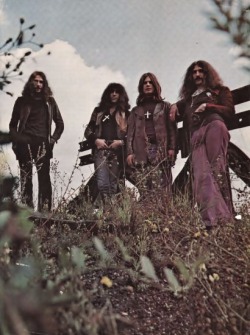 tekena:  Black Sabbath  