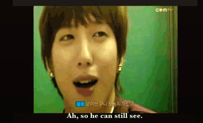 aishahzaidi-blog:  Yonghwa talking about Minhyuk’s eyesmile 