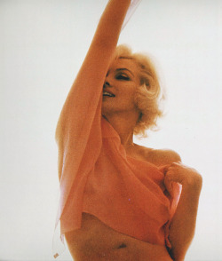 audreyandmarilyn:  Marilyn Monroe photographed by Bert Stern, 1962. 