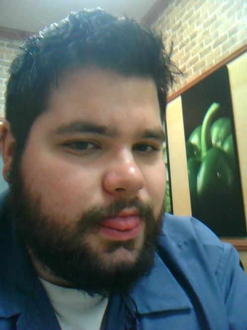 kranxa:  Green pepper…. do want… Another Friday at work. I do get out at 5 though so that’s nice… and then butt shifts during the weekend… o.o lord help me through memorial day weekend 