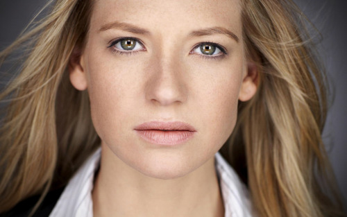 screamingdustspecks:  Beautiful People with Beautiful Freckles: Anna Torv  OKAY GUYS I THINK I’M DONE NOW
