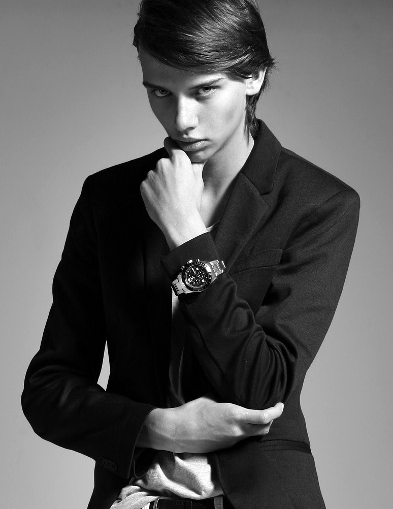 katalepsja:  Mateusz by Robert Binda Those lips…mmm &lt;3