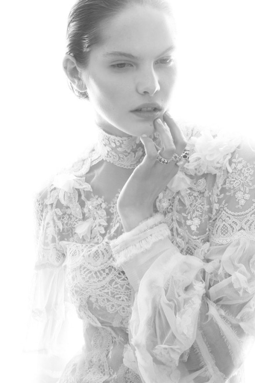 black-white-madness:  Madness:  Magdalena N by Antia Pagant   