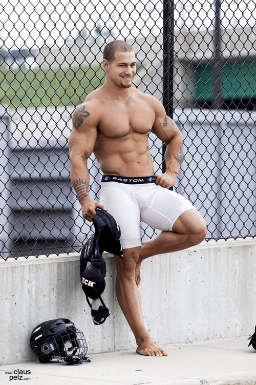 versforlyfe:  oxyparis:  Caleb Blanchard  