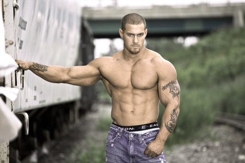 versforlyfe:  oxyparis:  Caleb Blanchard  