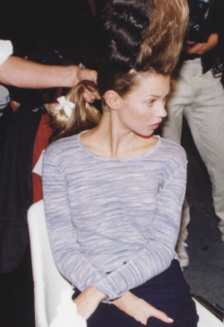 virare:  Kate Moss backstage at Karl Lagerfeld
