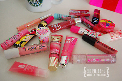 delicate-dreamland:  hmm all i have is the pink me up one so jelly of her stuff omg 