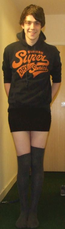 strangely-wonderful:  I have a sudden love for knee high socks, even better now its abit too warm for tights! <3 