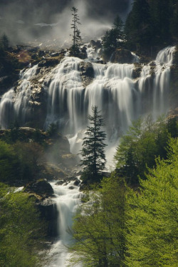 sapphire1707:  Cascade d’Ars (Aulus/Ariège/Pyrénées)