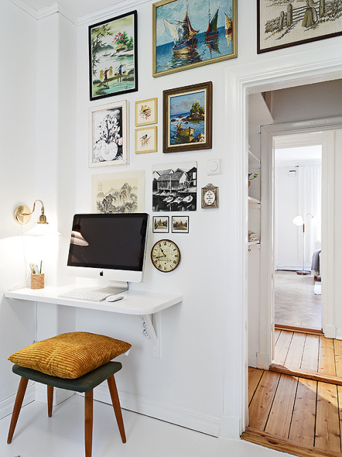 Corner desk for home office space