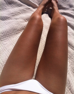 st-orm:  psycho-soul:  her legsssss  http://st-orm.tumblr.com/ 