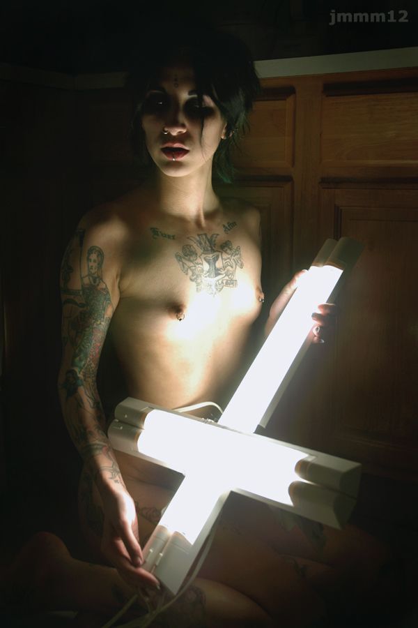 katkalashnikov:  Cross prop and photo by Jonmmayhem.