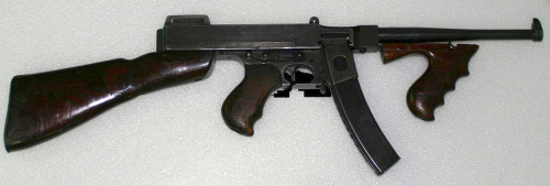 adroitandrew: learnosaurusrex: The Thompson and the PPSh-41 had a butt-baby in the form of this Chin