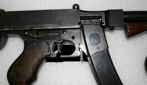 adroitandrew: learnosaurusrex: The Thompson and the PPSh-41 had a butt-baby in the form of this Chin