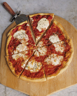 ffoodd:  (via Perfect Pizza - Martha Stewart