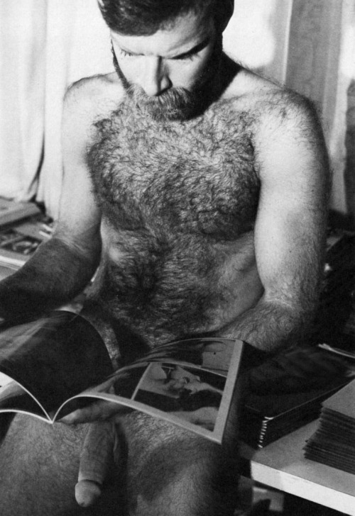 backfur:  www.tumblr.com/follow/backfur Daily updates of BEAR/HAIRY/BEEF/DADDY 