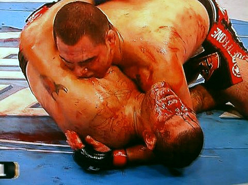 hotassbeatclap:  Cain completely murked him. One of the most one sided fights I’ve
