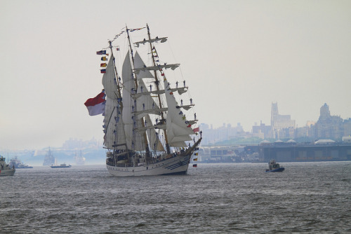 Tall Ship On The Hudson Rv. by pmarella on Flickr.