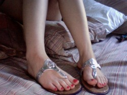 amberfeets:  I got new sandals for my birthday!