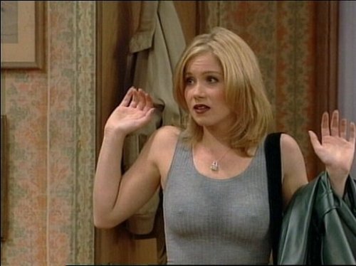 celebsuncovered:   Christina Applegate’s nipples shining through