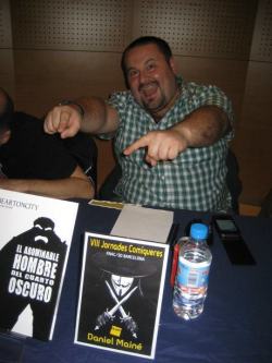 beartoncity:  AT BARCELONA 2012 COMICON!