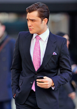 chanel-smokes:  ed westwick omg 