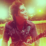 poisonwhiskeyss-blog:  I’m Synyster Gates and I’m fucking awesome! 