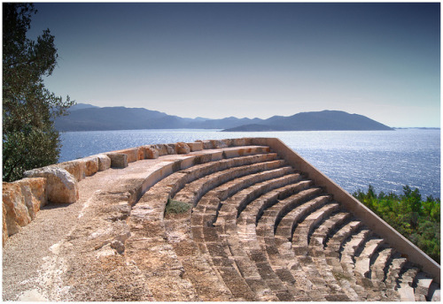 Ancient lycian theatre on the mediterranean shores in Kaş, Turkey (by vegetus aer).