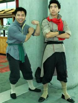 chainsawmascara:  dumbthingswhitepplsay:  nananothachi:  Mako and Bolin cosplayers at Fanime!  I see Mako is properly grumpy… And Bolin is properly COMPLETELY ADORBSSSSs    FANTASTIC!