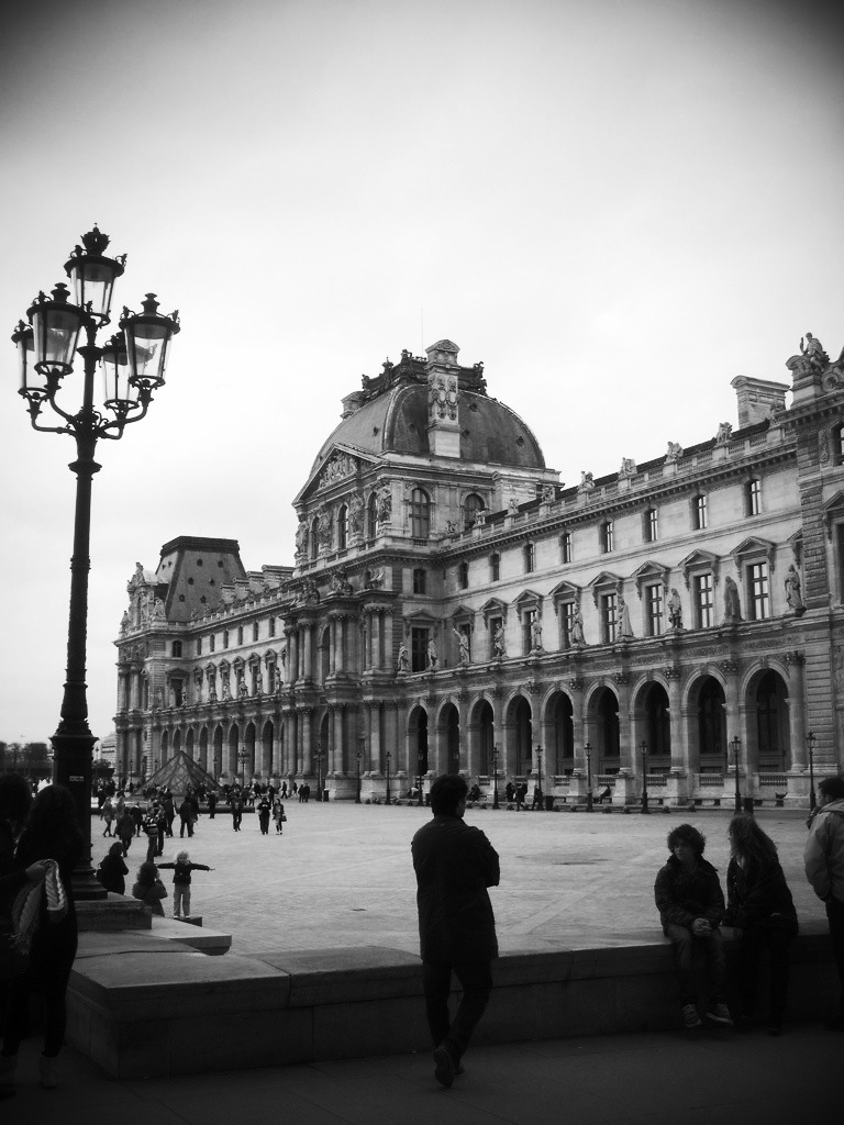 Under the shade of the lamp
Paris