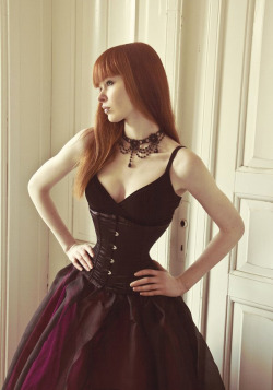 mmmm-corsets:  This something everyone should